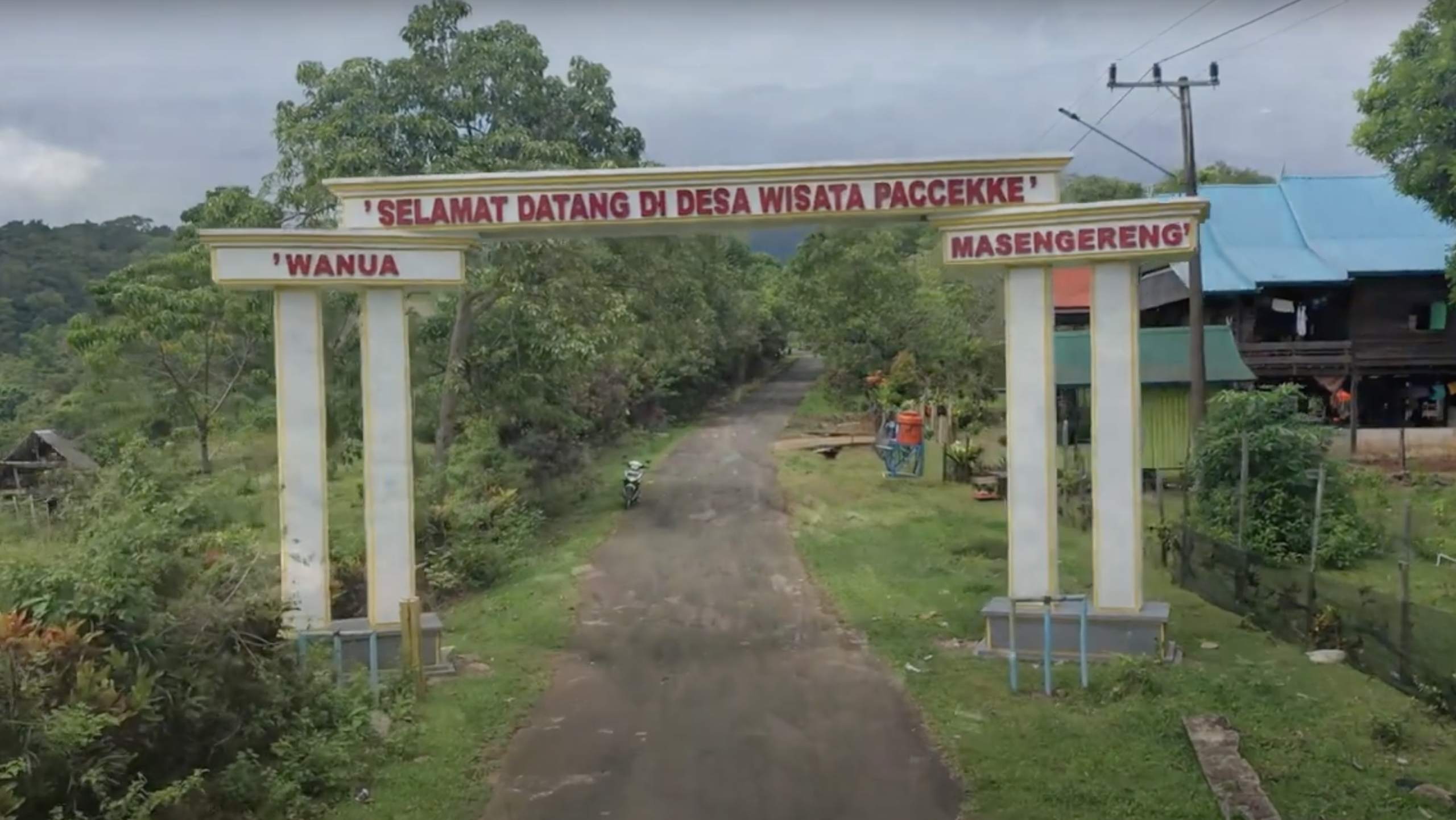 Welcome gate of Desa Wisata Paccekke