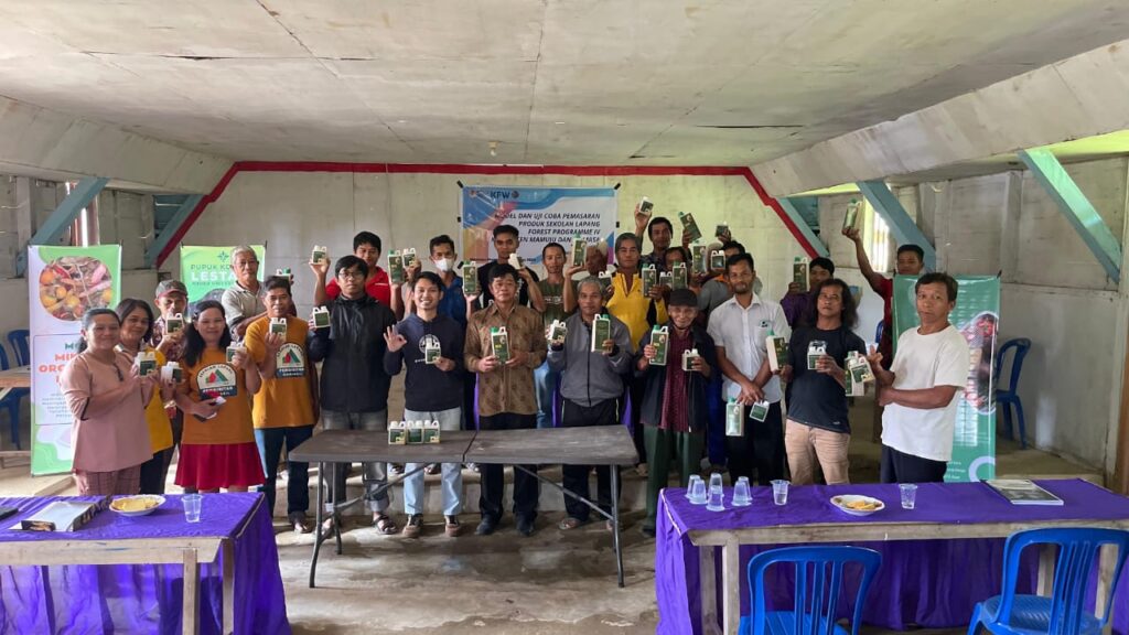 Field-school marketing training in Taora Village, Mamasa